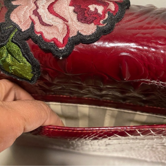 LIKE NEW Brahmin Gabriella - Chianti Rossini Croc Embossed & Rose Embroidery - Picture 14 of 16